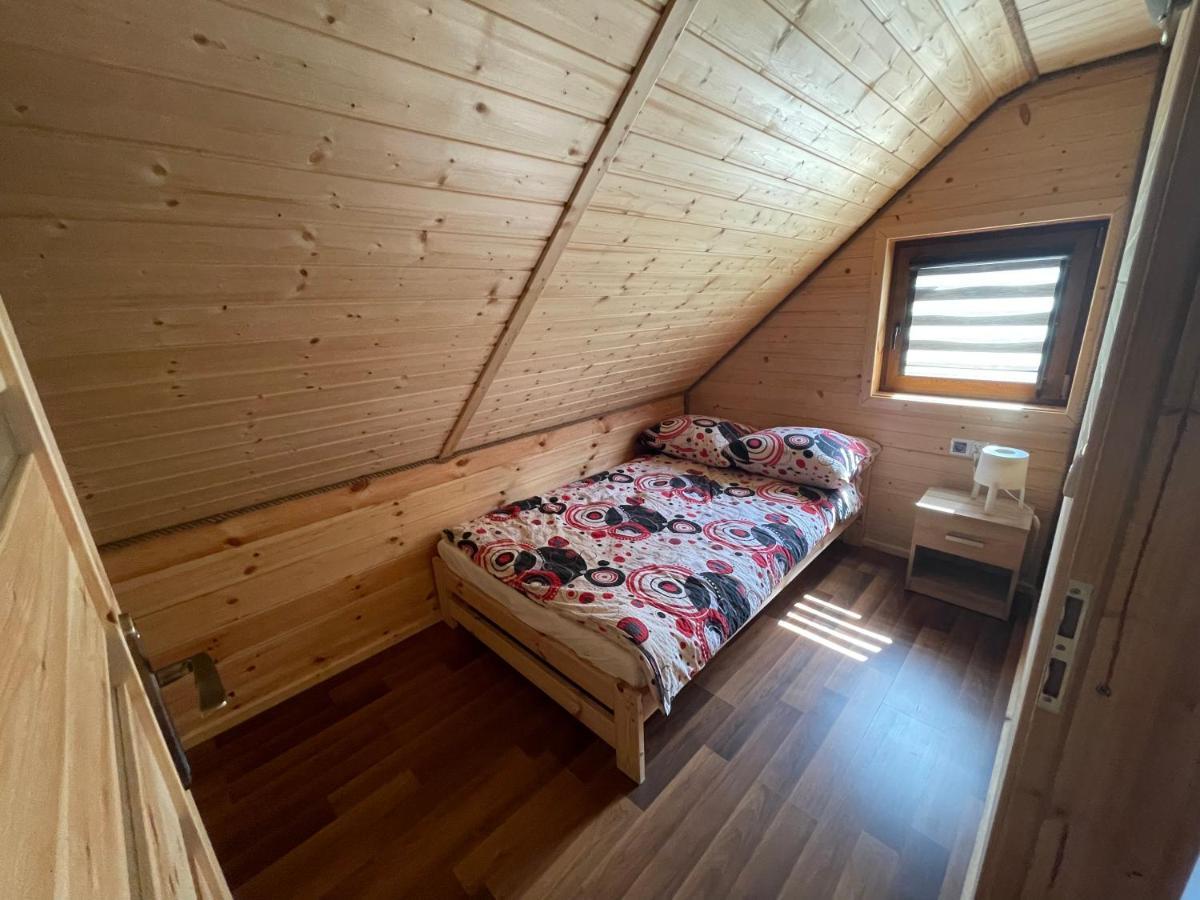 Uweronci Otel Ustrzyki Dolne Dış mekan fotoğraf